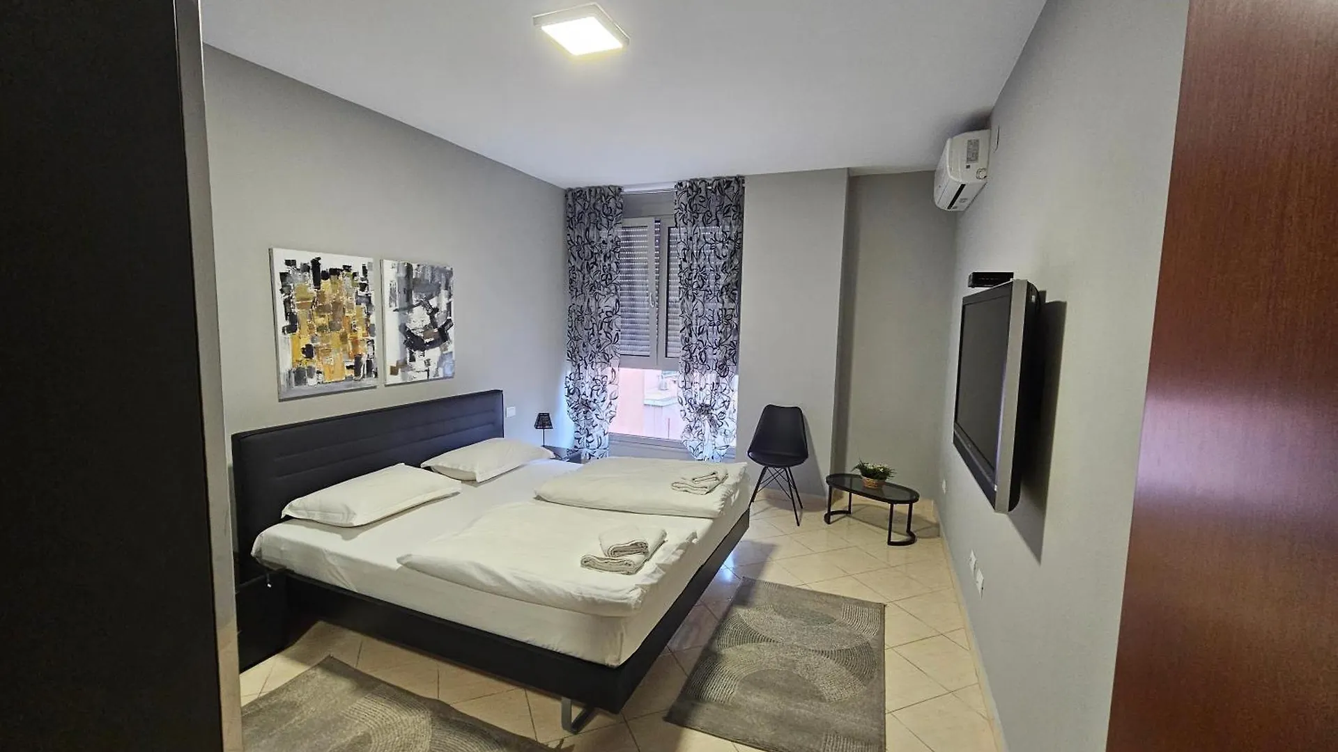 Tirana Center Apartment 12
